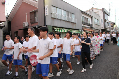 ⑯